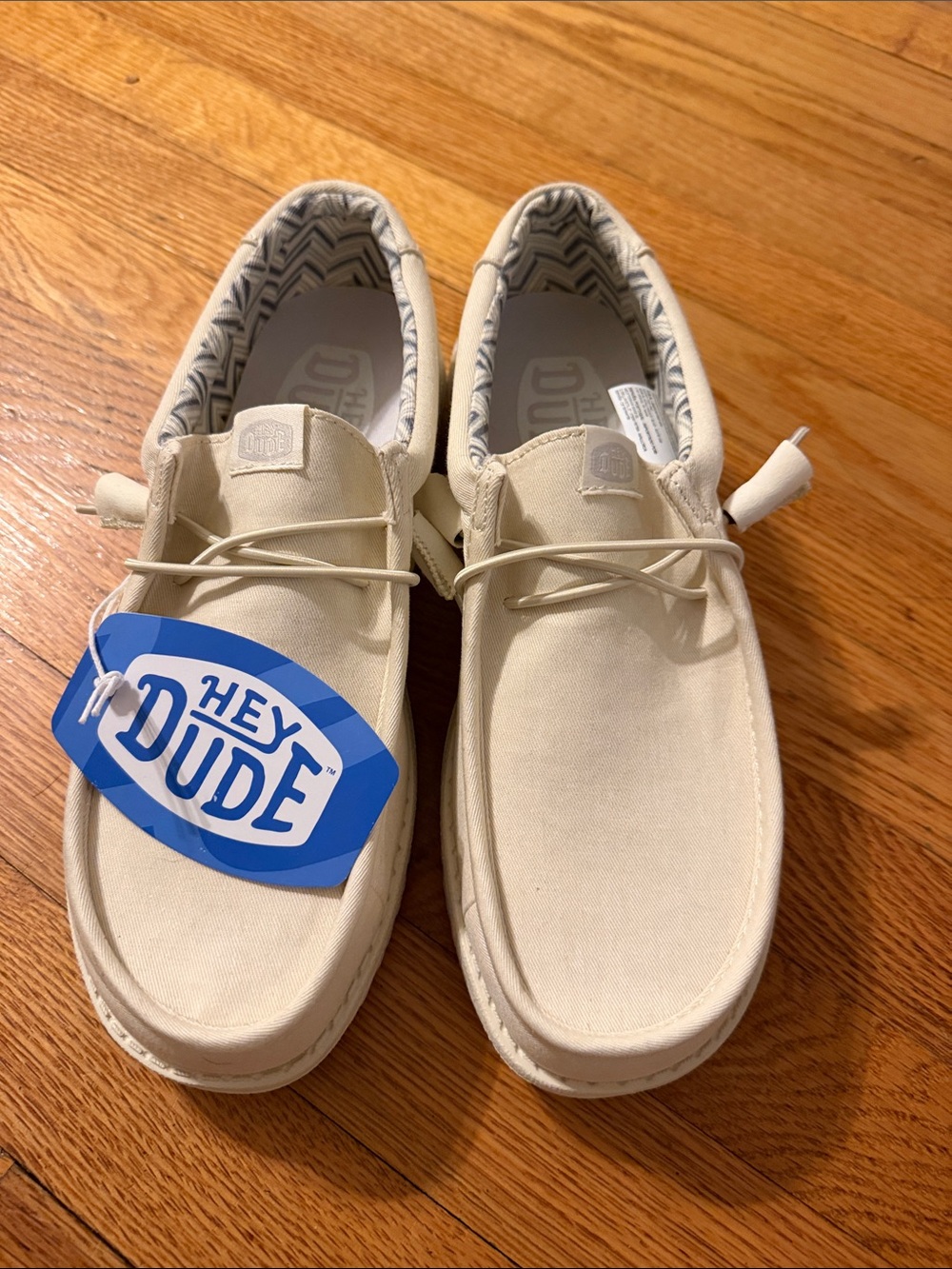 Hey Dude Men's size 8 Slip-On Loafers in Cream Canvas